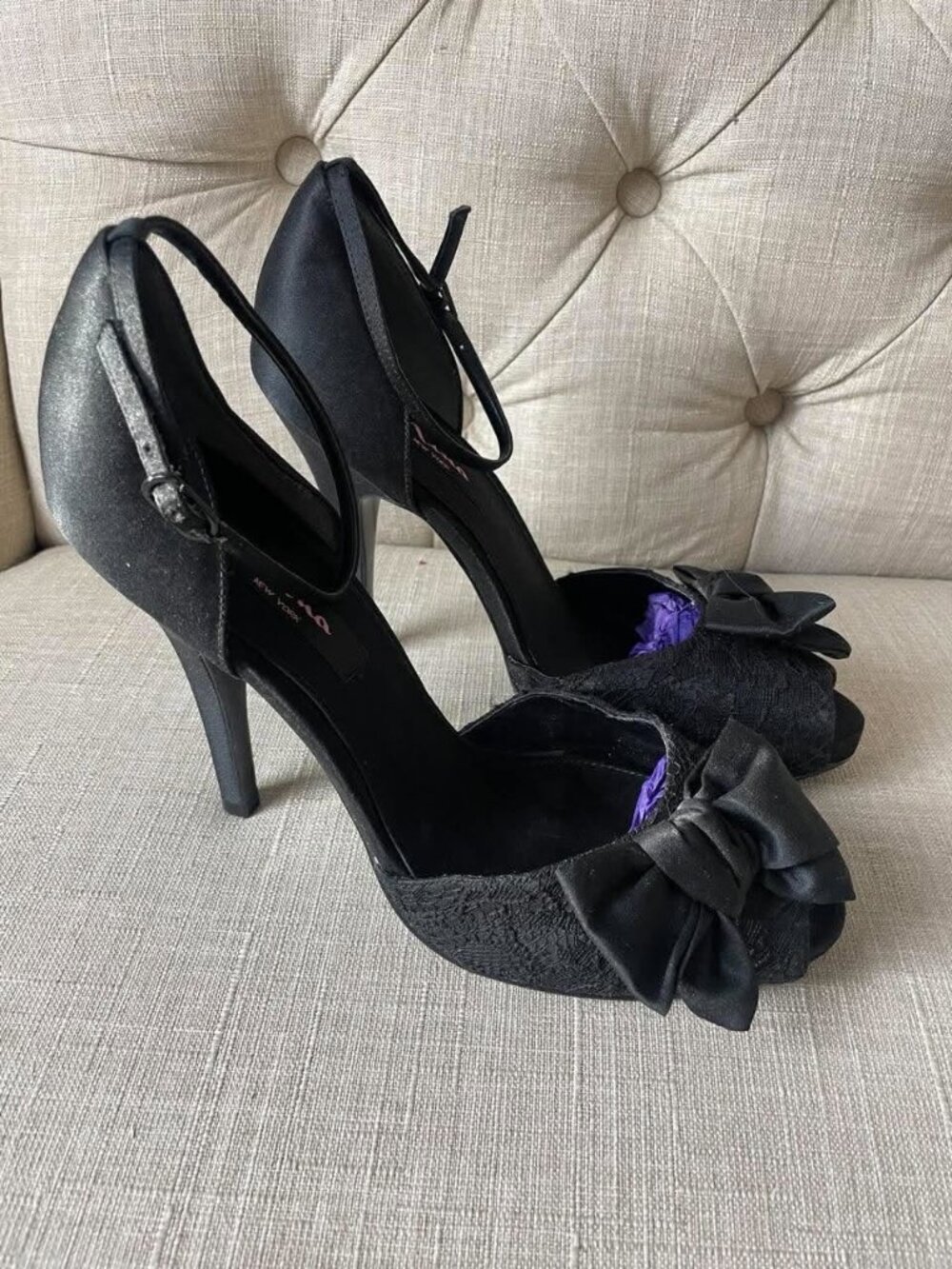 EUC Nina New York Black Satin and Lace Stiletto Heels size 8